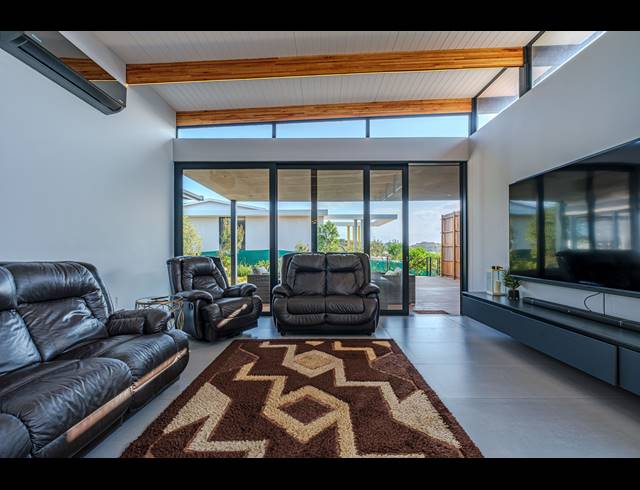 4 BEDROOM FREEHOLD FOR SALE IN SEATON ESTATE